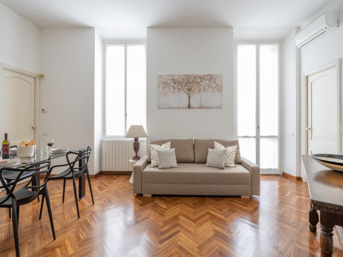 The Best Rent - Gorgeous Two-Bedroom Apartment In Porta Nuova District Милано Екстериор снимка
