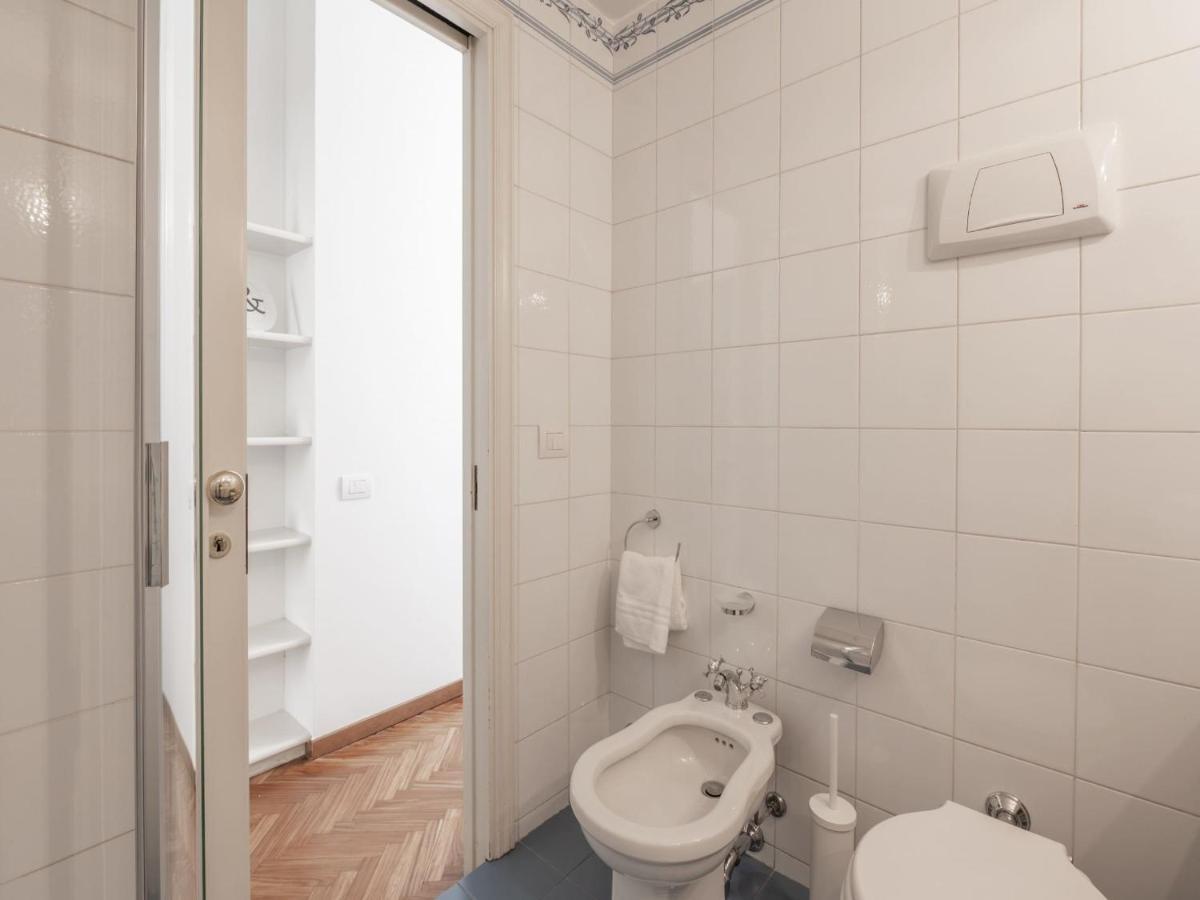 The Best Rent - Gorgeous Two-Bedroom Apartment In Porta Nuova District Милано Екстериор снимка