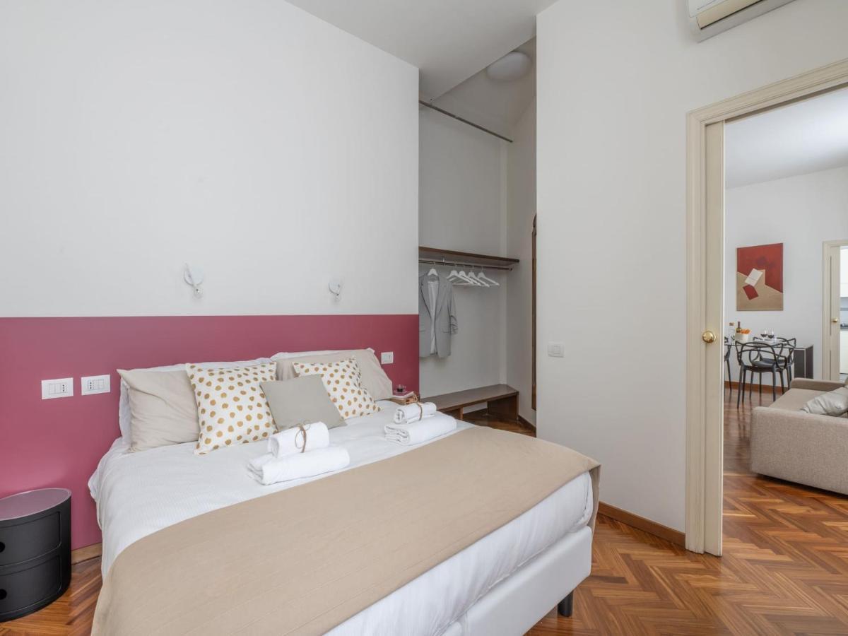 The Best Rent - Gorgeous Two-Bedroom Apartment In Porta Nuova District Милано Екстериор снимка